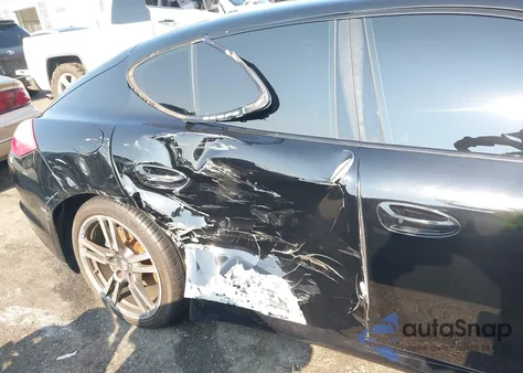 2013 Porsche Panamera 4 из США, поврежденный, VIN WP0AA2A76DL015471